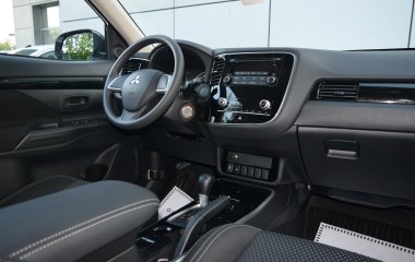 Mitsubishi Outlander Inform 2.0 CVT превью 20