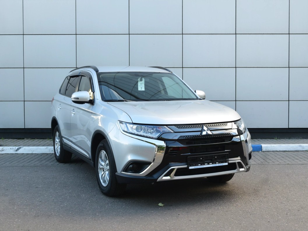 Mitsubishi Outlander Invite 2.0 CVT фото 1