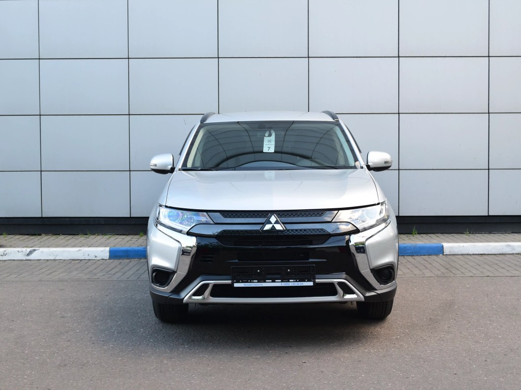 Mitsubishi Outlander Invite 2.0 CVT фото 2