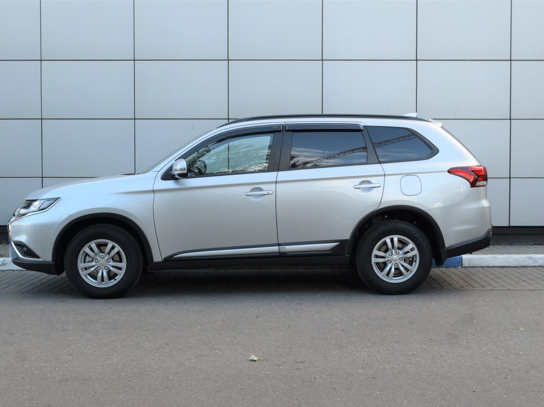 Mitsubishi Outlander Invite 2.0 CVT фото 4
