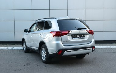 Mitsubishi Outlander Invite 2.0 CVT превью 5
