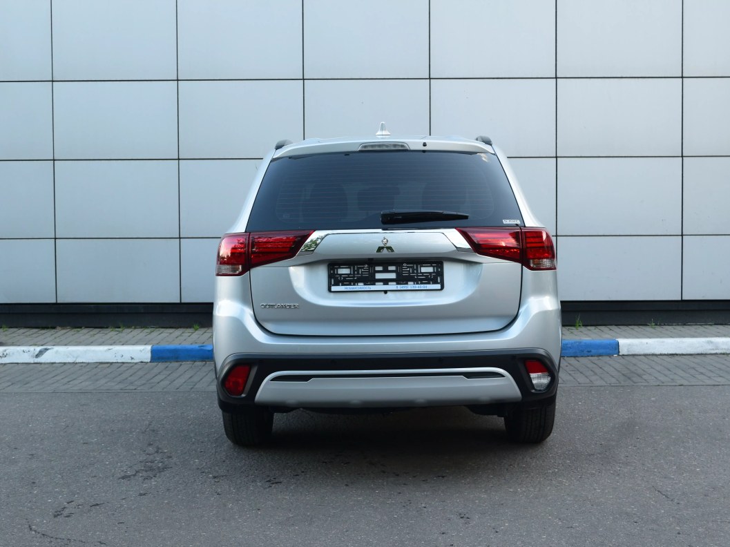 Mitsubishi Outlander Invite 2.0 CVT фото 6