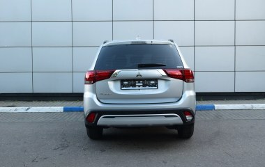Mitsubishi Outlander Invite 2.0 CVT превью 6