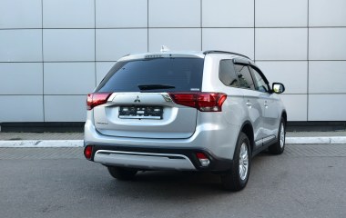 Mitsubishi Outlander Invite 2.0 CVT превью 7