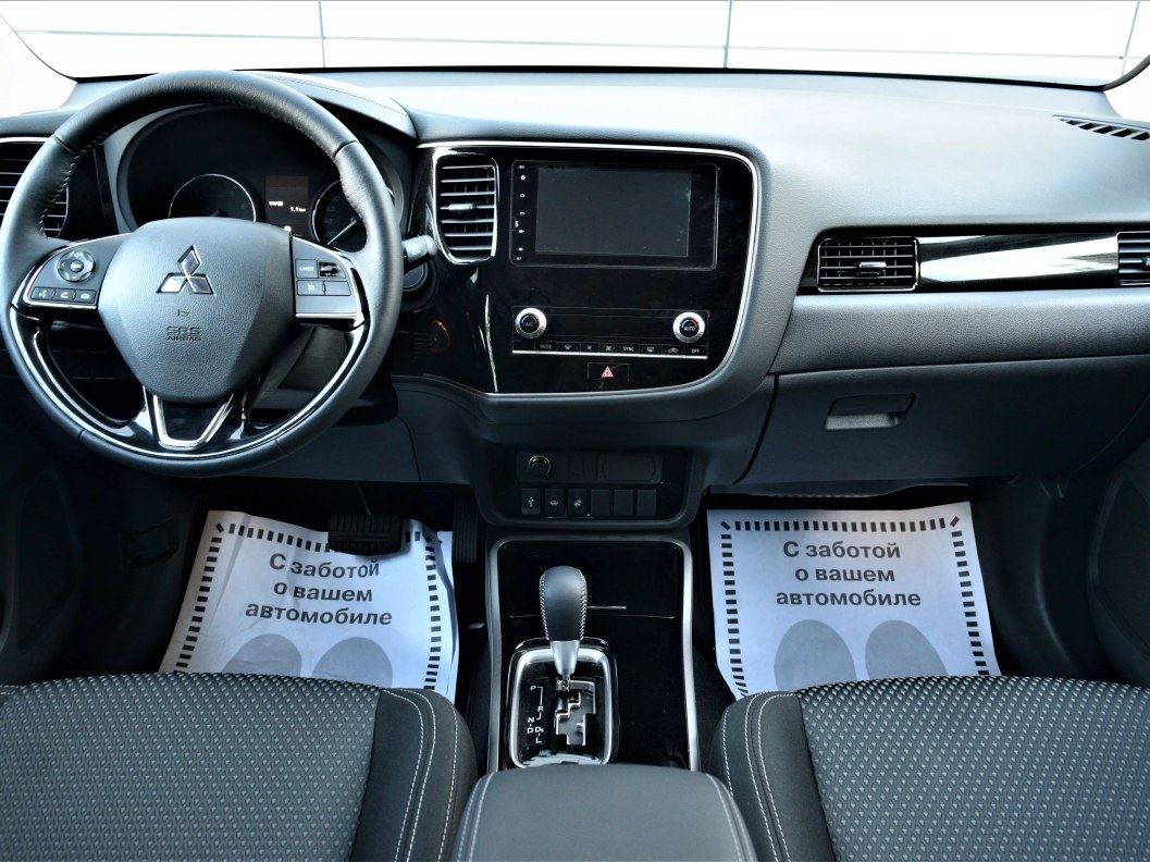 Mitsubishi Outlander Invite 2.0 CVT фото 10