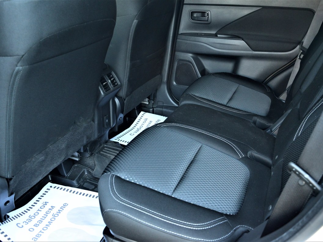 Mitsubishi Outlander Invite 2.0 CVT фото 13
