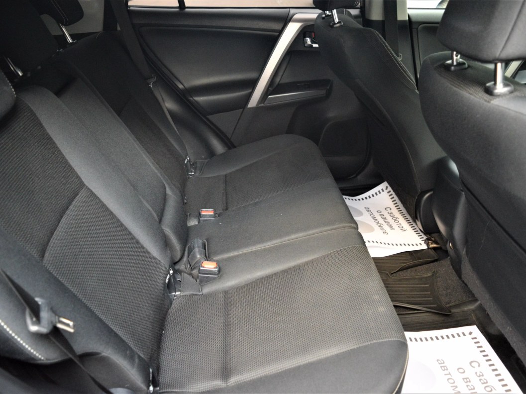 Toyota RAV4 Adventure 2.0 CVT фото 11