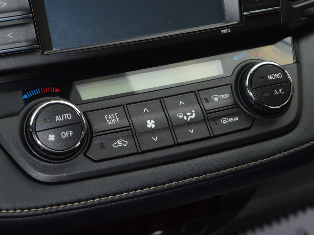 Toyota RAV4 Adventure 2.0 CVT фото 17