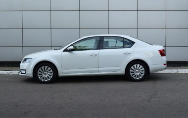 Skoda Octavia Ambition 1.6 МКПП превью 4