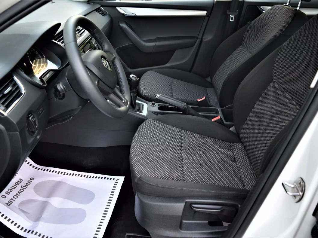 Skoda Octavia Ambition 1.6 МКПП фото 9