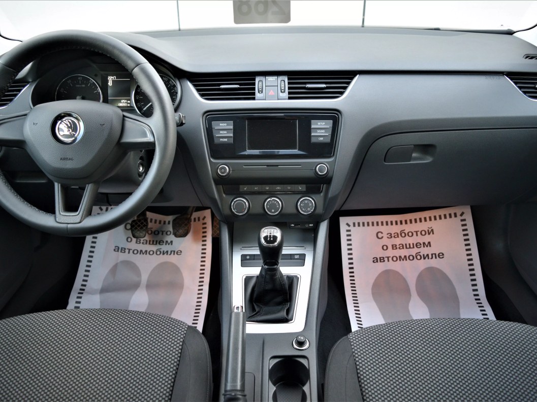 Skoda Octavia Ambition 1.6 МКПП фото 10