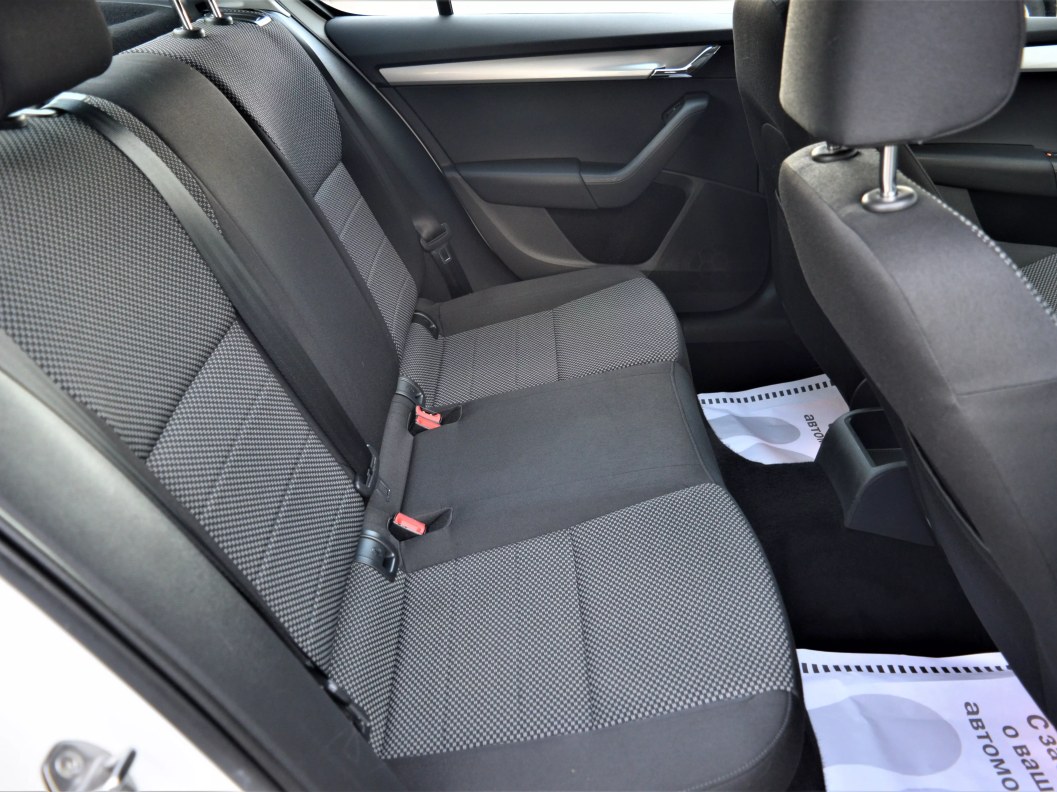 Skoda Octavia Ambition 1.6 МКПП фото 12