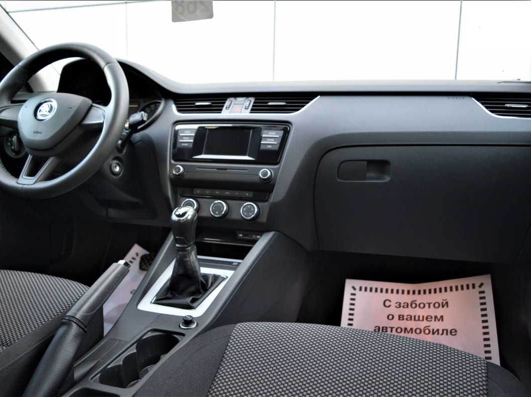Skoda Octavia Ambition 1.6 МКПП фото 20