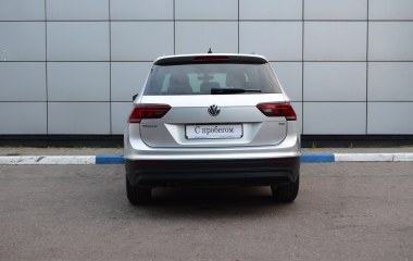 Volkswagen Tiguan CONNECT 1.4 DSG превью 6