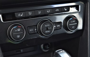 Volkswagen Tiguan CONNECT 1.4 DSG превью 12