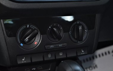 Volkswagen Polo 1.6 АКПП превью 16