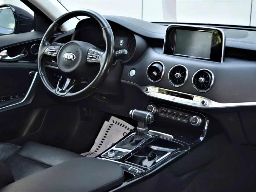 Kia Stinger Luxe 2.0 АКПП фото 23