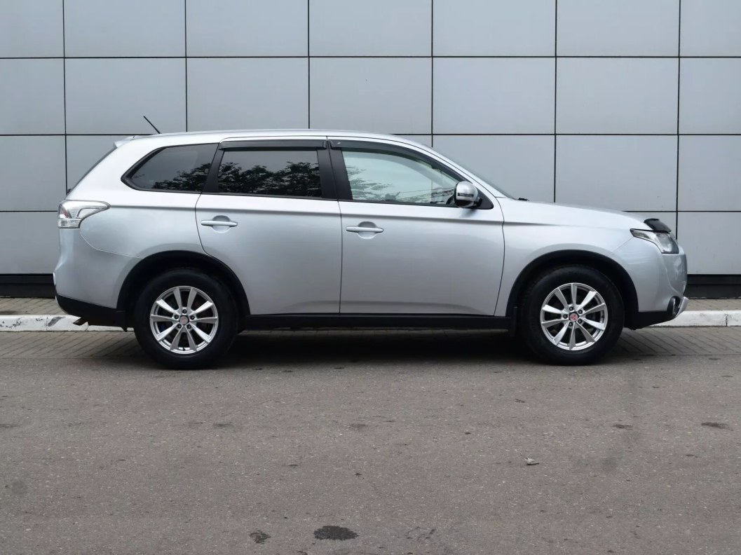 Mitsubishi Outlander Intense S80 2.0 CVT фото 4