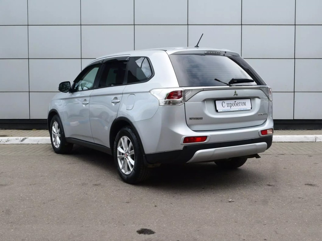 Mitsubishi Outlander Intense S80 2.0 CVT фото 8