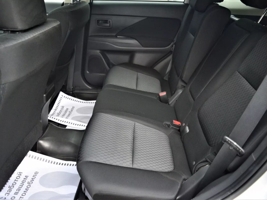 Mitsubishi Outlander Intense S80 2.0 CVT фото 12