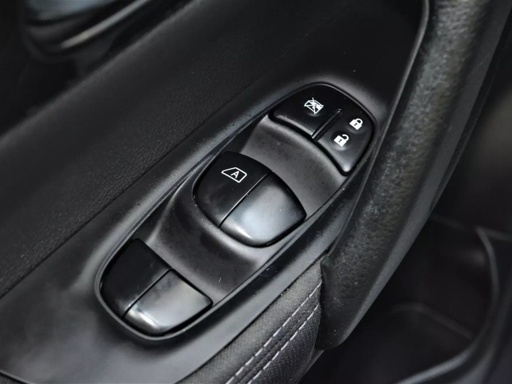 Nissan Qashqai SE 2.0 CVT фото 14