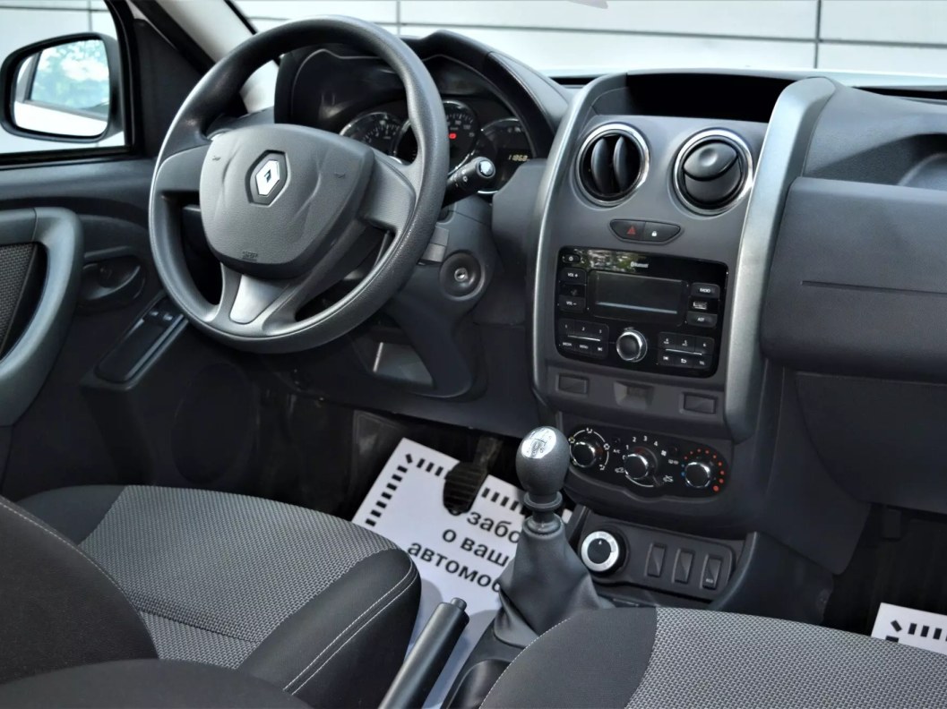 Renault Duster Privilege 1.6 МКПП фото 10