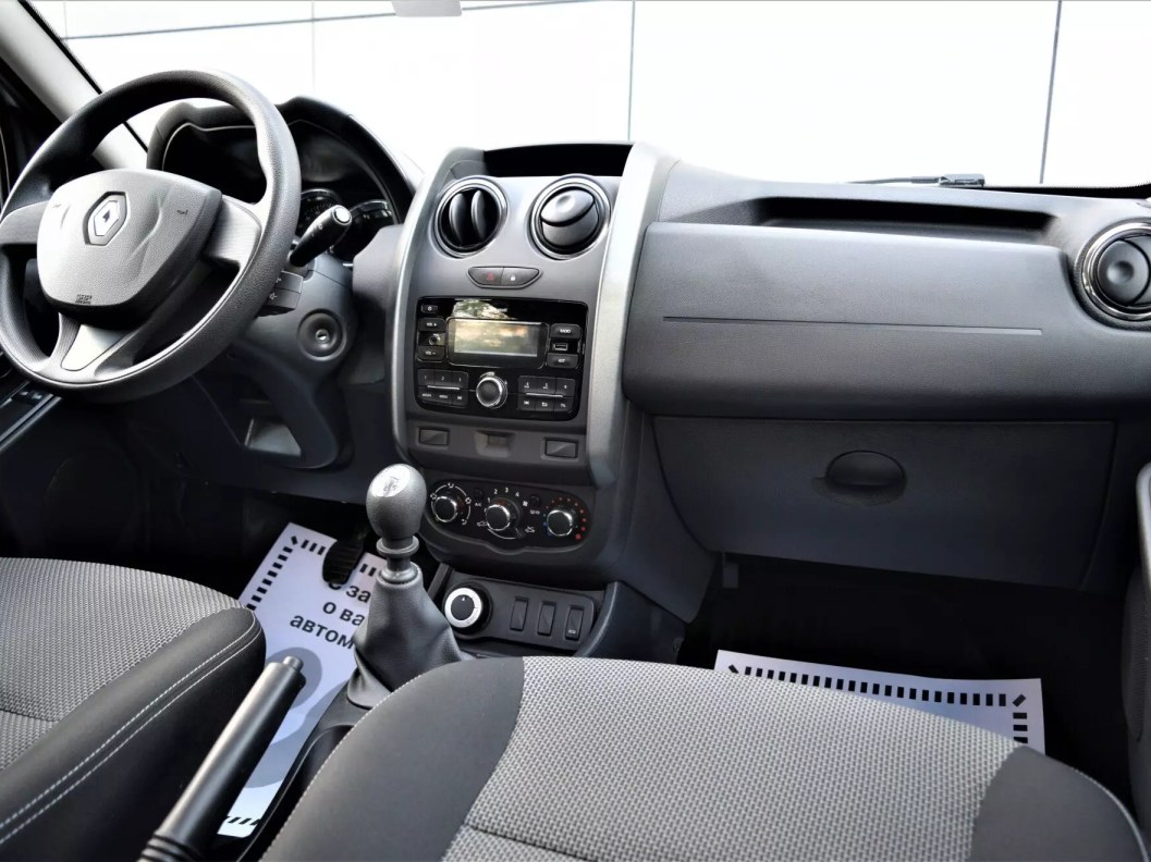 Renault Duster Privilege 1.6 МКПП фото 21