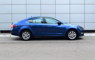Skoda Octavia Ambition 1.6 АКПП превью 4