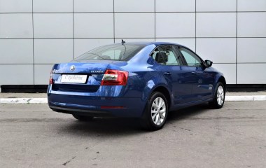 Skoda Octavia Ambition 1.6 АКПП превью 6