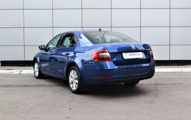 Skoda Octavia Ambition 1.6 АКПП превью 8