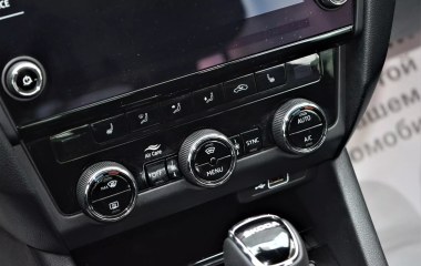 Skoda Octavia Ambition 1.6 АКПП превью 17