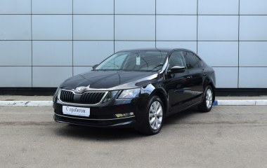 Skoda Octavia 1.4 DSG превью 3