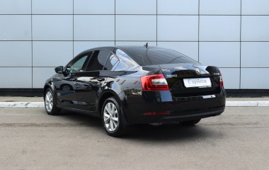 Skoda Octavia 1.4 DSG превью 8