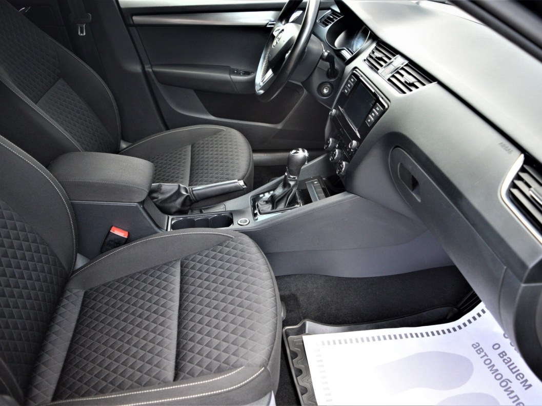 Skoda Octavia 1.4 DSG фото 11