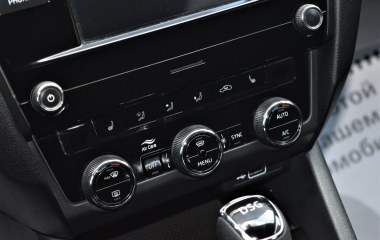 Skoda Octavia 1.4 DSG превью 17