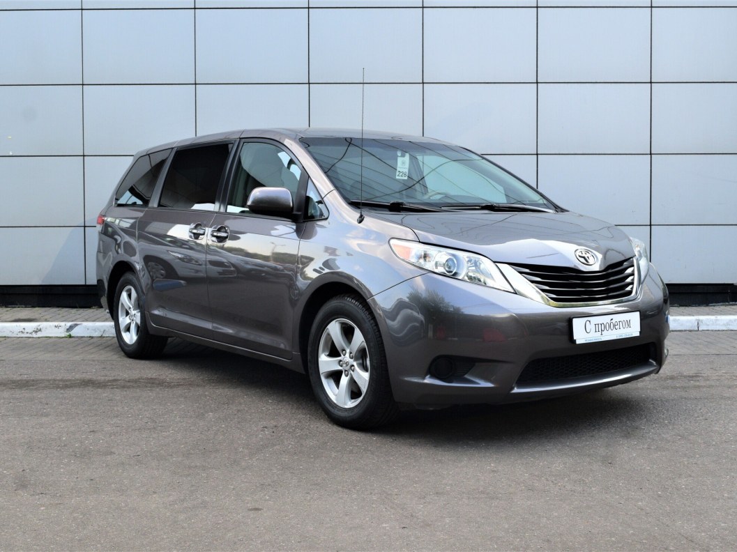 Toyota Sienna 2.7 АКПП фото 1