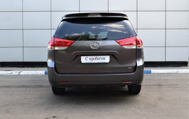 Toyota Sienna 2.7 АКПП превью 7