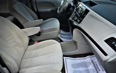 Toyota Sienna 2.7 АКПП превью 11