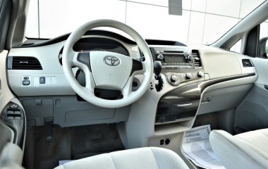 Toyota Sienna 2.7 АКПП превью 21