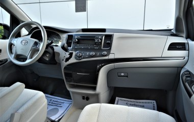 Toyota Sienna 2.7 АКПП превью 23