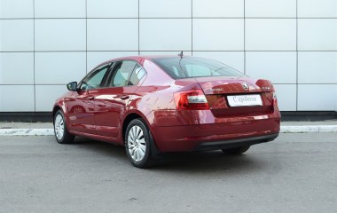 Skoda Octavia 1.6 АКПП превью 8