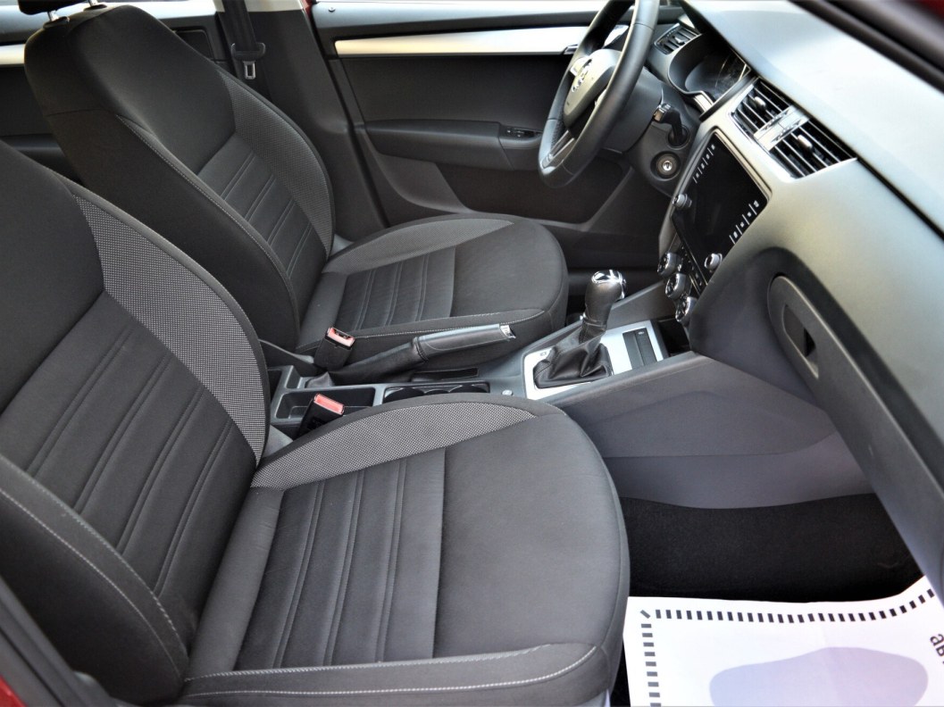 Skoda Octavia 1.6 АКПП фото 11