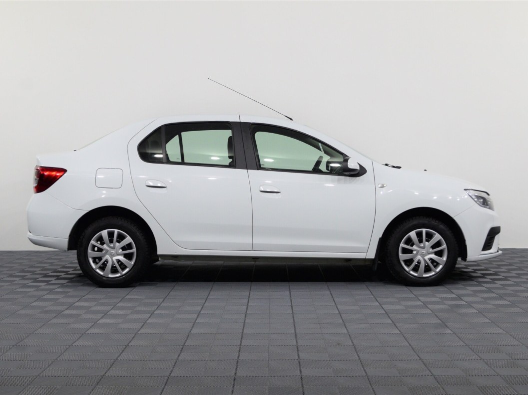 Renault Logan Drive 1.6 МКПП фото 4