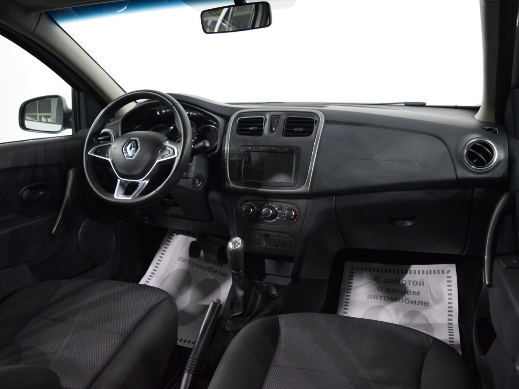 Renault Logan Drive 1.6 МКПП фото 17