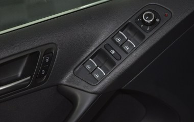 Volkswagen Tiguan 2.0 АКПП превью 16