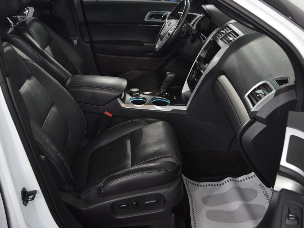 Ford Explorer Sport 3.5  фото 12