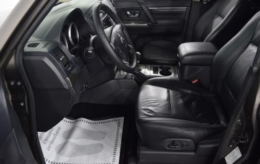 Mitsubishi Pajero Ultimate S72 3.2 АКПП превью 10