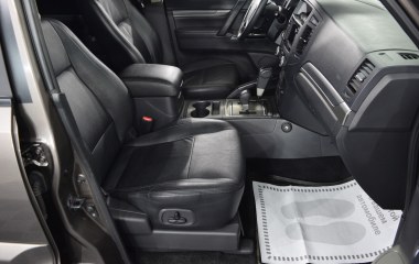 Mitsubishi Pajero Ultimate S72 3.2 АКПП превью 12