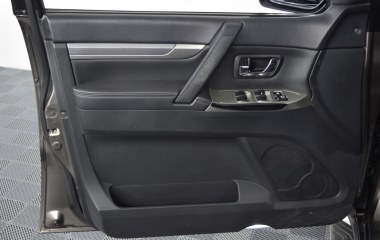 Mitsubishi Pajero Ultimate S72 3.2 АКПП превью 15