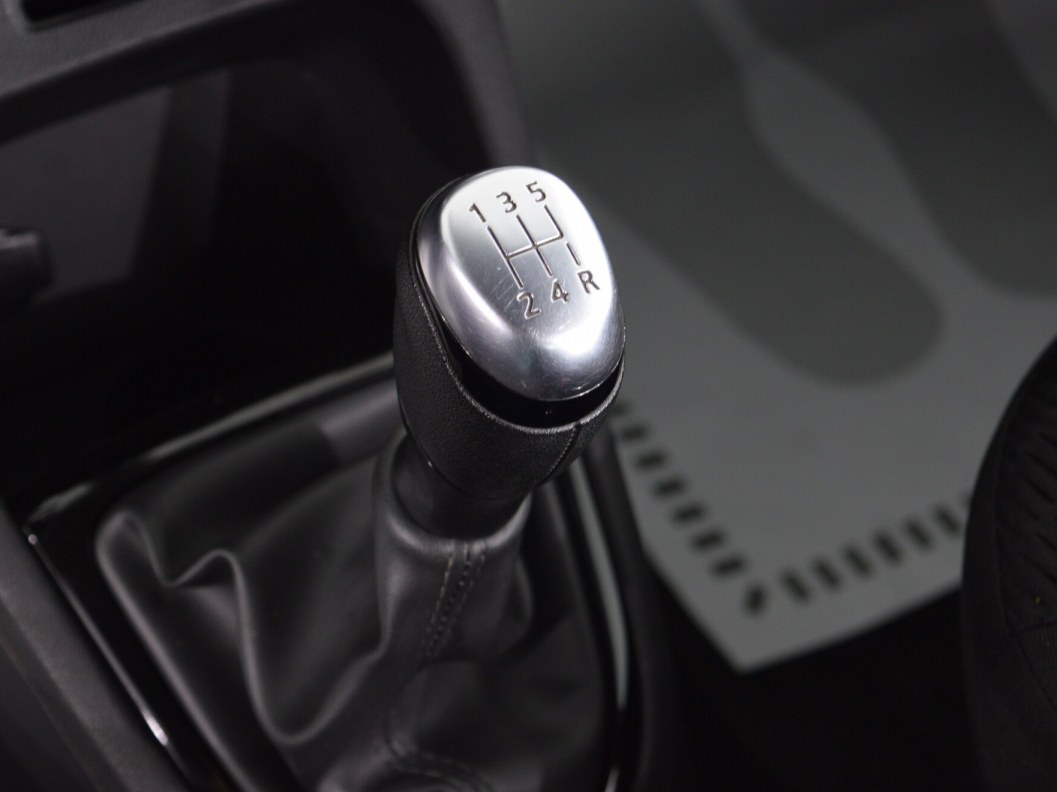 Renault Kaptur Drive 1.6 МКПП фото 17
